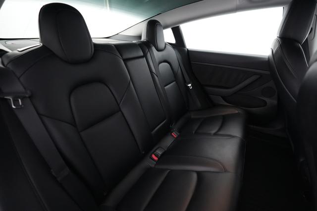 2022 Tesla Model 3 — photo 4 of 24