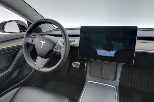 2022 Tesla Model 3 — photo 18 of 24