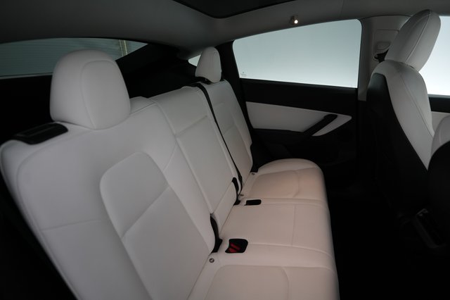 2022 Tesla Model Y — photo 4 of 22