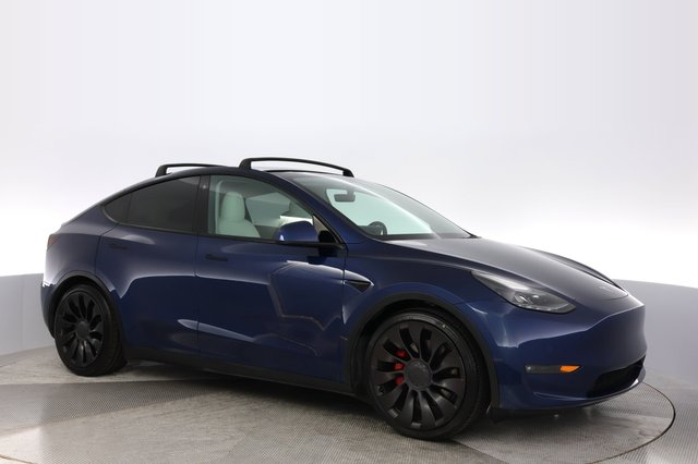 2022 Tesla Model Y — photo 11 of 22