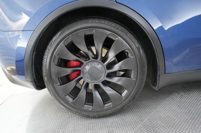 2022 Tesla Model Y — photo 7 of 22