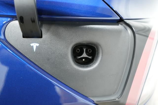 2022 Tesla Model Y — photo 8 of 22