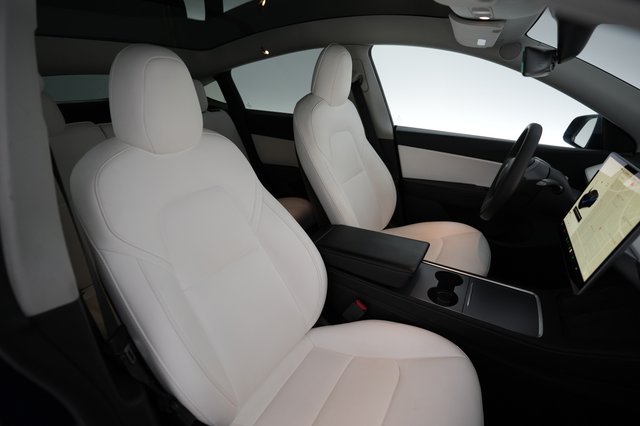 2022 Tesla Model Y — photo 18 of 22
