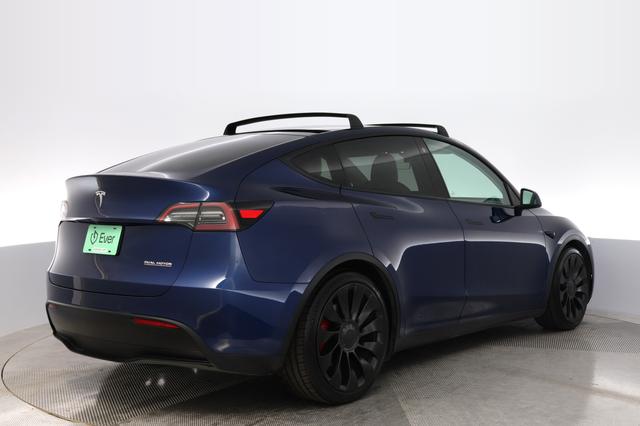 2022 Tesla Model Y — photo 2 of 22