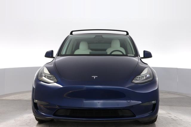 2022 Tesla Model Y — photo 9 of 22