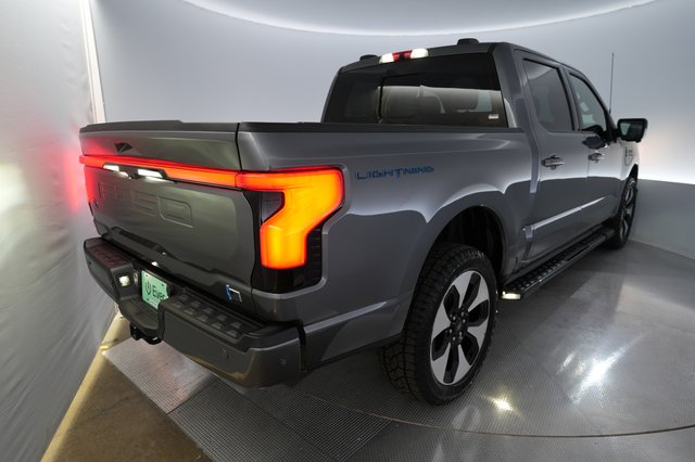 2022 Ford F-150 Lightning — photo 2 of 18