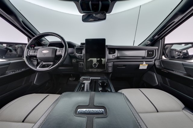 2022 Ford F-150 Lightning — photo 15 of 18