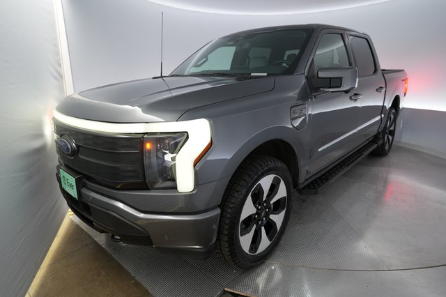 2022 Ford F-150 Lightning — VIN 1FT6W1EV8NWG06833