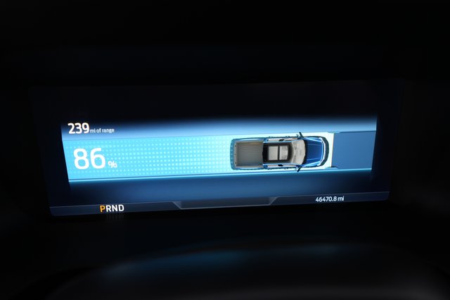 2022 Ford F-150 Lightning — photo 5 of 18
