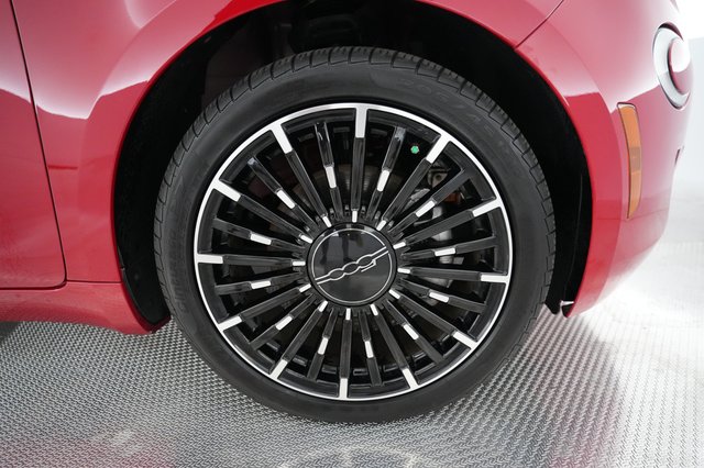 2024 Fiat 500e — photo 15 of 20