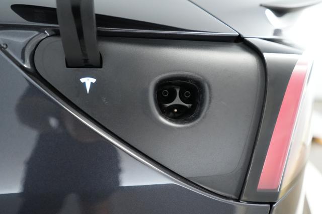 2024 Tesla Model 3 — photo 8 of 27