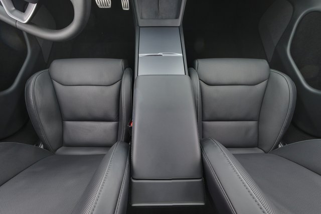 2024 Tesla Model 3 — photo 19 of 27