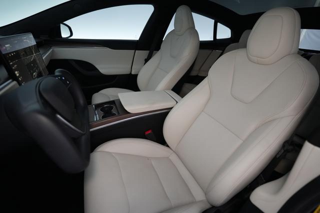2023 Tesla Model S — photo 3 of 24