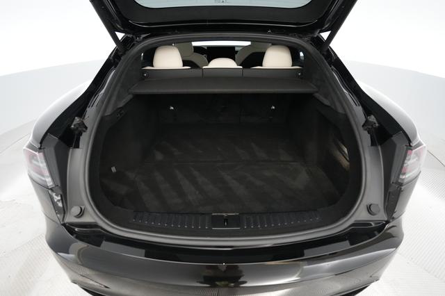 2023 Tesla Model S — photo 6 of 24