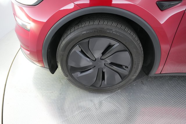 2026 Tesla Model Y — photo 14 of 21