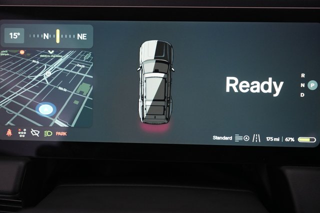 2025 Rivian R1S — photo 22 of 26