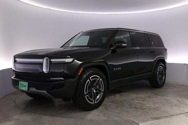 2025 Rivian R1S — VIN 7PDSGBBA2SN046983