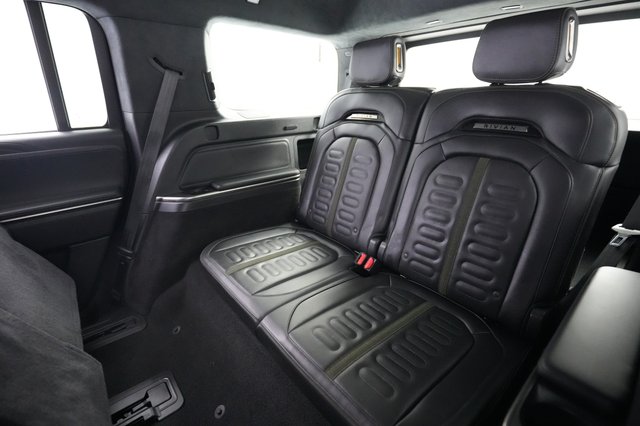 2025 Rivian R1S — photo 21 of 26