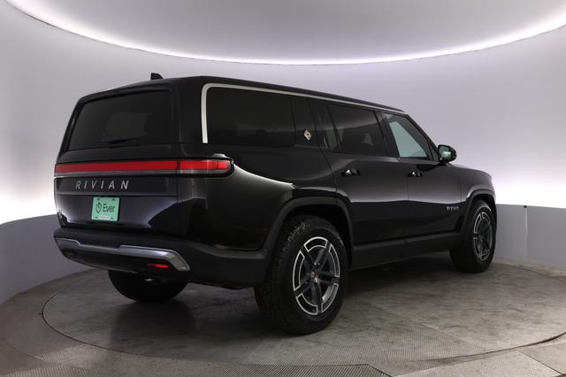 2025 Rivian R1S — photo 2 of 26