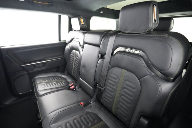 2025 Rivian R1S — photo 19 of 26