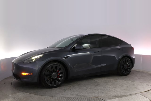 2023 Tesla Model Y — photo 14 of 26
