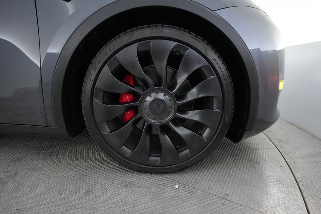 2023 Tesla Model Y — photo 16 of 26