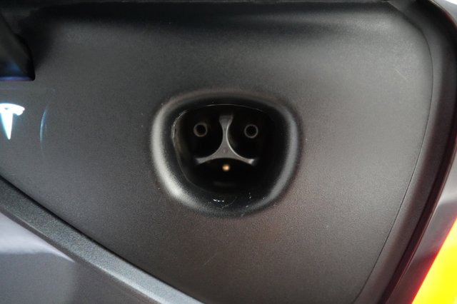 2023 Tesla Model Y — photo 8 of 26
