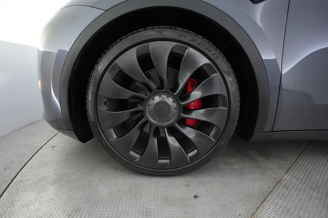 2023 Tesla Model Y — photo 15 of 26