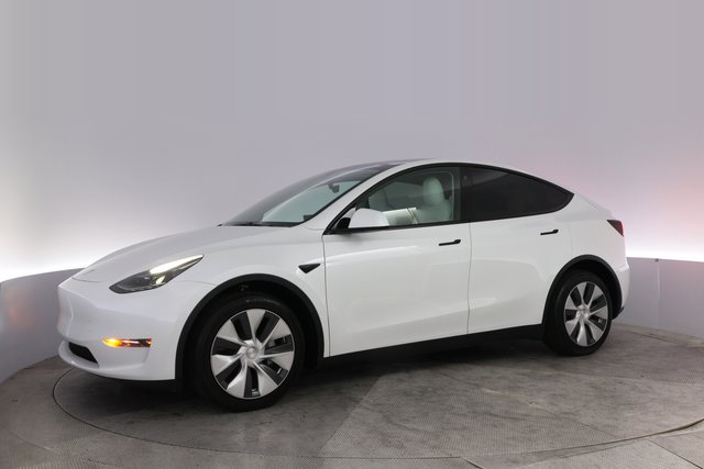 2023 Tesla Model Y — photo 14 of 30