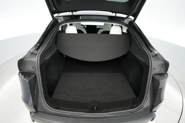 2026 Tesla Model Y — photo 6 of 20