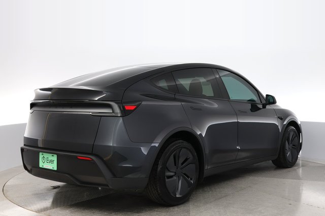 2026 Tesla Model Y — photo 2 of 20