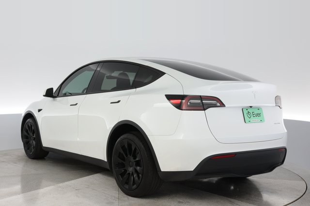 2023 Tesla Model Y — photo 11 of 21