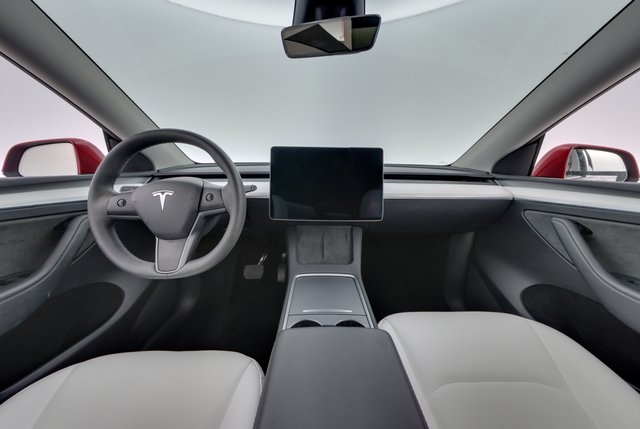 2024 Tesla Model Y — photo 20 of 23