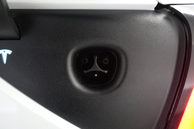 2020 Tesla Model 3 — photo 8 of 25