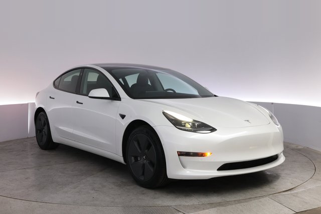 2021 Tesla Model 3 — photo 10 of 24