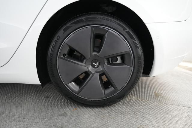 2021 Tesla Model 3 — photo 7 of 24
