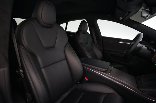 2022 Tesla Model S — photo 18 of 22