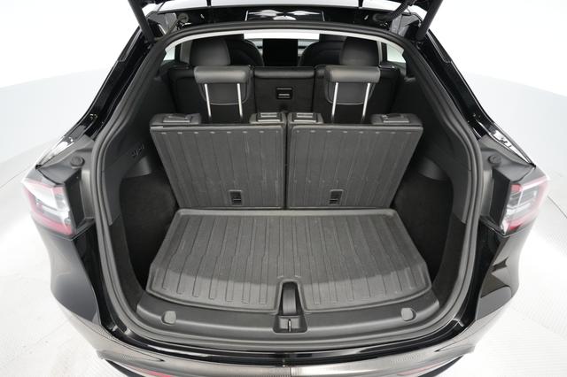 2025 Tesla Model Y — photo 6 of 26