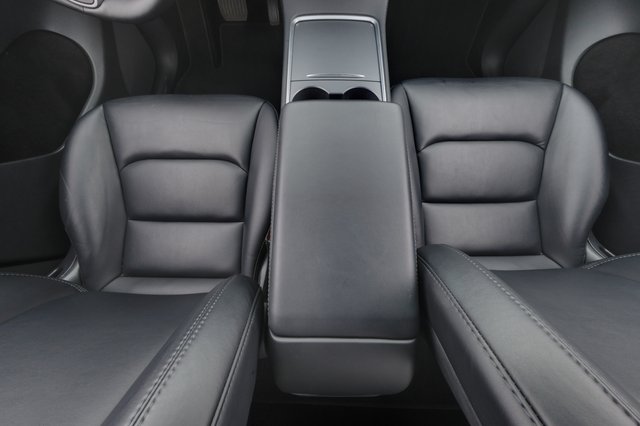 2025 Tesla Model Y — photo 24 of 26