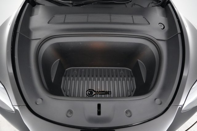 2025 Tesla Model Y — photo 25 of 26