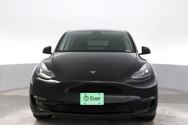 2025 Tesla Model Y — photo 9 of 26