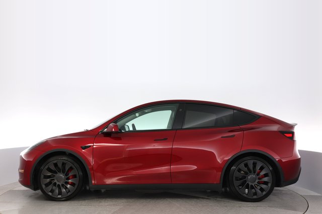 2025 Tesla Model Y — photo 12 of 21