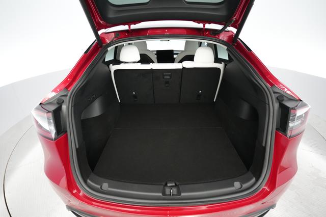 2022 Tesla Model Y — photo 6 of 23