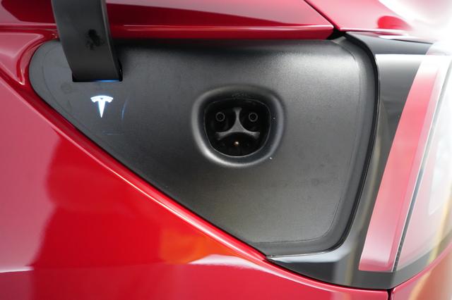 2022 Tesla Model Y — photo 8 of 23