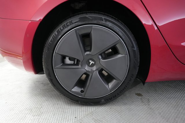 2021 Tesla Model 3 — photo 17 of 27