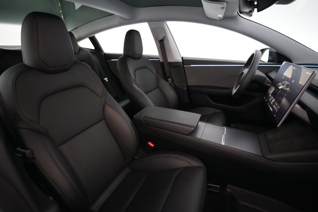 2025 Tesla Model 3 — photo 18 of 21