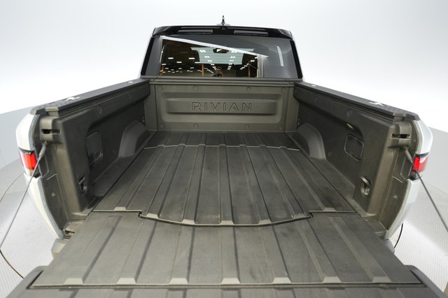 2024 Rivian R1T — photo 6 of 21