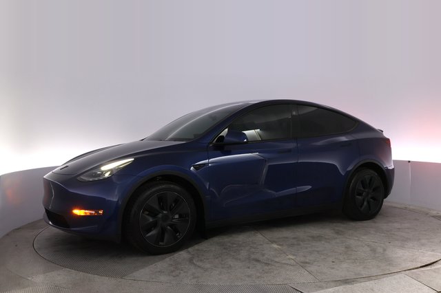 2024 Tesla Model Y — photo 14 of 26