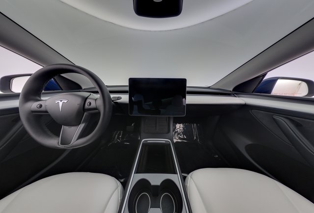 2024 Tesla Model Y — photo 23 of 26