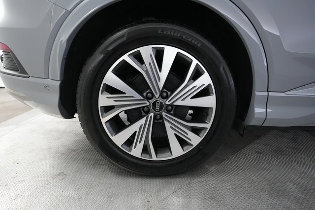 2023 Audi Q4 e-tron — photo 17 of 24